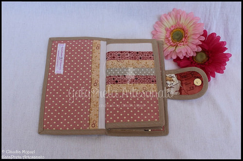 Capa de livros, carteira e estojo 