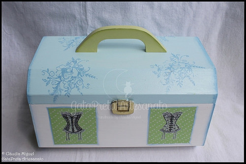 Maleta para manicure e caixa para pensos 