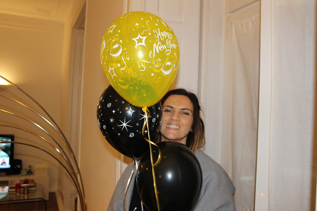 passagem de ano + decoração de mesa + festa + decoração em dourados