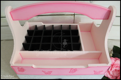 Caixa para vernizes e manicure 