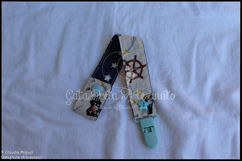 Babete e prendedor de chupeta 