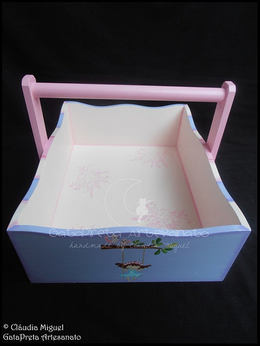 Fraldário, cesta, caixa cúbica, moldura e placa de porta 