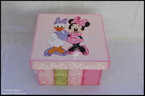 Caixa de recordações de bebé e candeeiro 