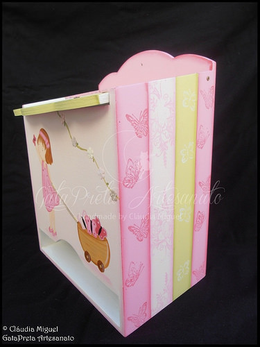 Fraldário, cesta, caixa de recordações de bebé e caixa para ganchinhos 