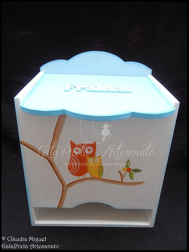 Fraldário, régua crescimento, candeeiro, moldura e placa porta 