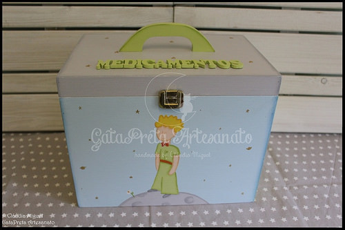 Caixa de batizado e caixa para medicamentos 