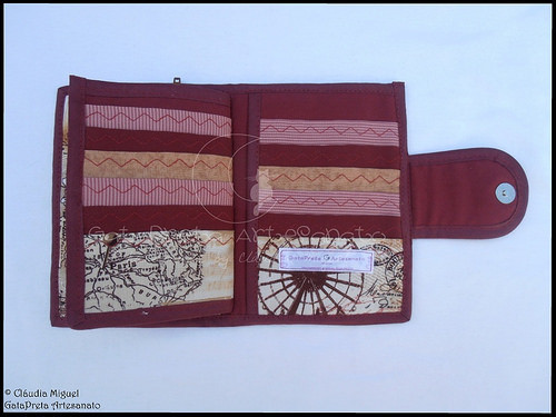 Carteira para 25 cartões, notas e moedas 