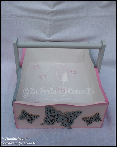 Cesta e caixa de recordações de bebé 