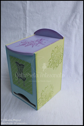 Maleta para manicure e caixa para pensos 