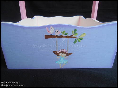 Fraldário, cesta, caixa cúbica, moldura e placa de porta 