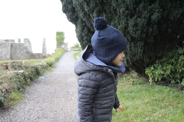 trim + dublin + viajar em família + gorro + férias de natal + brincar na rua trim + dublin + viajar em família + gorro + férias de natal + brincar na rua