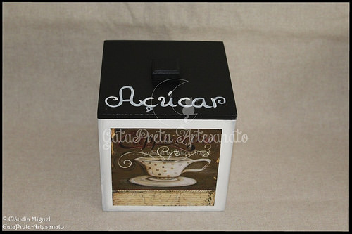 Caixa para cápsulas de café Delta Q e caixa de açúcar 