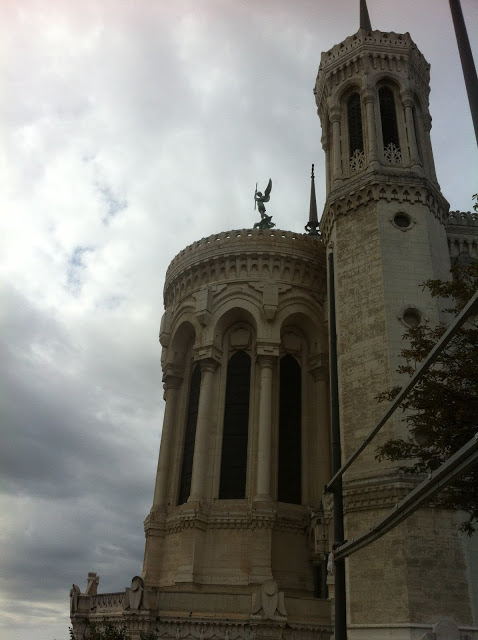 Viagens de carro + cidades para visitar em França + Lyon + viajar com crianças de carro + dicas para viajar com crianças + férias