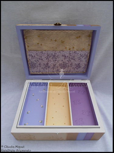 Caixa para 12 relógios e caixa de maquilhagem 