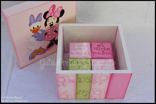 Caixa de recordações de bebé e candeeiro 