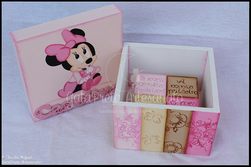 Cesta, caixa rec. bebé, moldura e nome Shy Minnie5