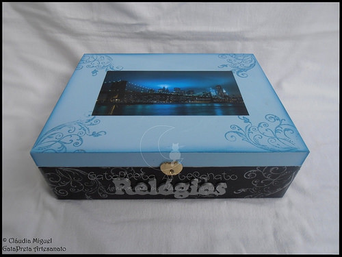 Caixa para 12 relógios 