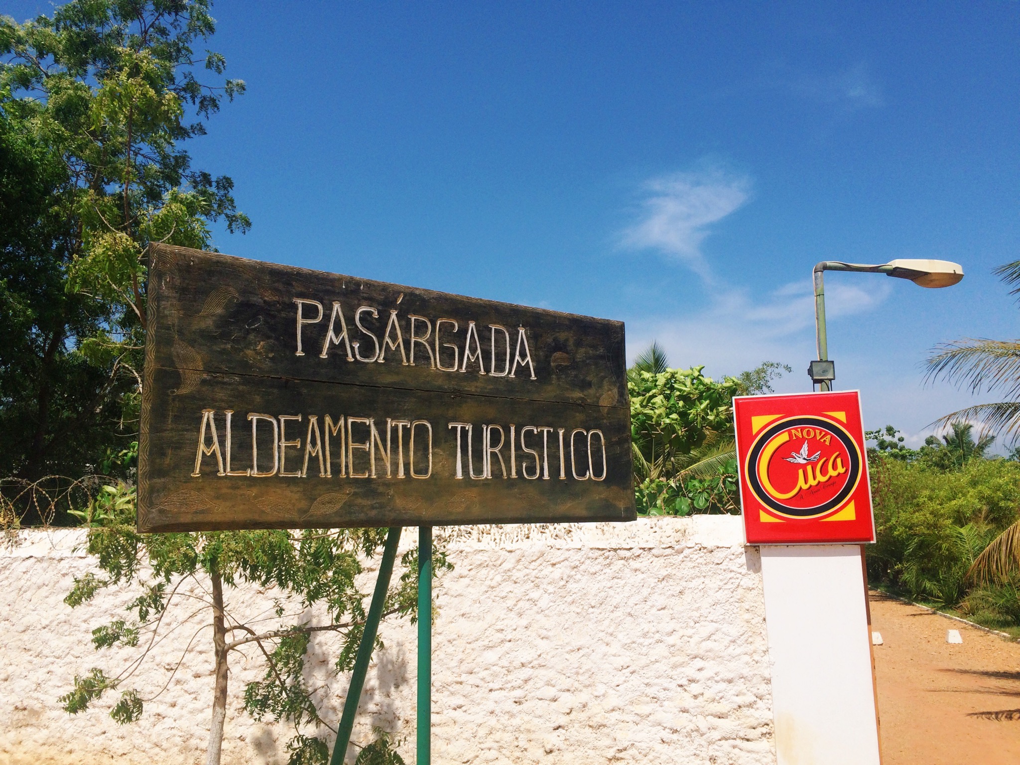 &copy; Luanda Nightlife