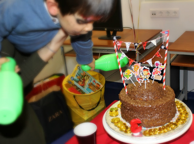 eventos + diy + festa de aniversário + decoração + festa dos piratas + jake e os piratas + crianças + festa infantil + a mãe faz tudo + bolo de aniversário + bolo do jake