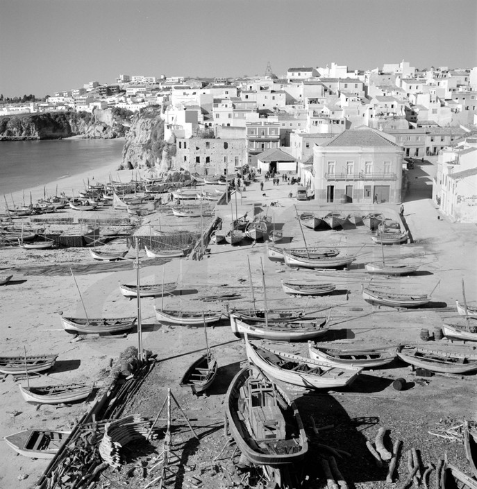 Praia dos pescadores, Albufeira (A. Pastor, 1960-65)