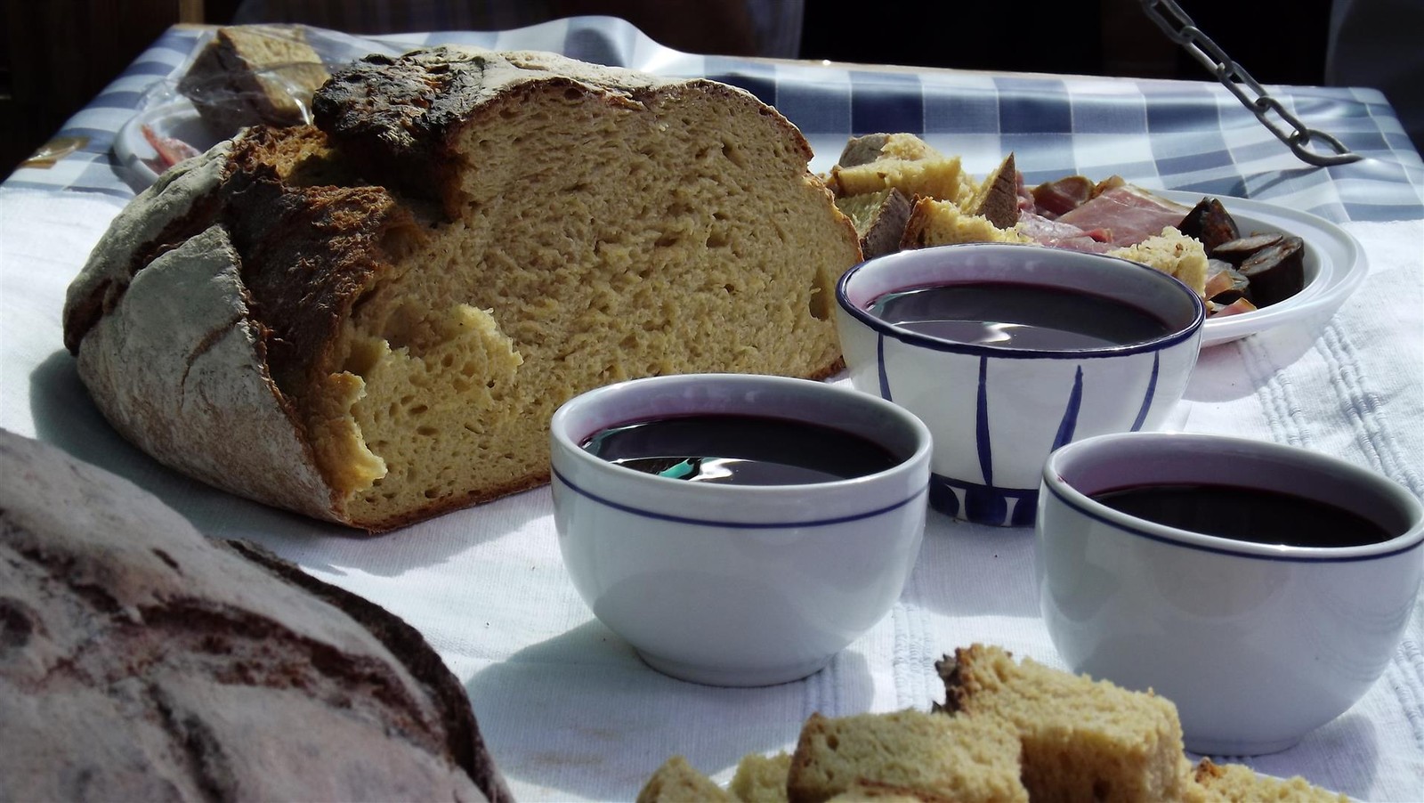 MONÇÃO REALIZA 6ª FEIRA DO VINHO TINTO EM TANGIL - BLOGUE DO MINHO